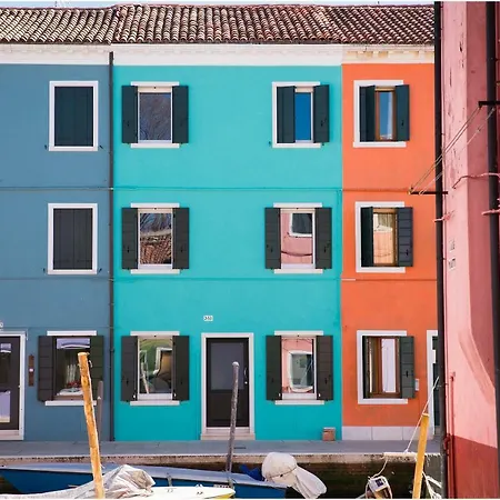 Tiffany Daire Burano